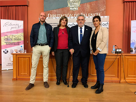 nuestros representantes en el acto